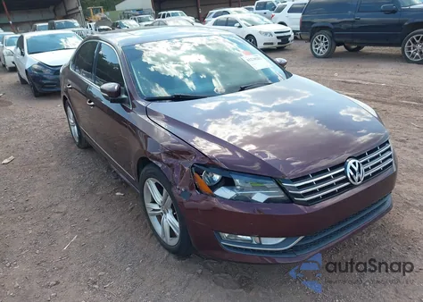2014 Volkswagen Passat 1.8T Sel Premium z USA, uszkodzony, nr VIN 1VWCS7A36EC032673